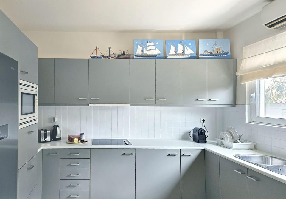 Coffee/tea facilities, Kitchen or kitchenette, minibar, toaster, kitchen
