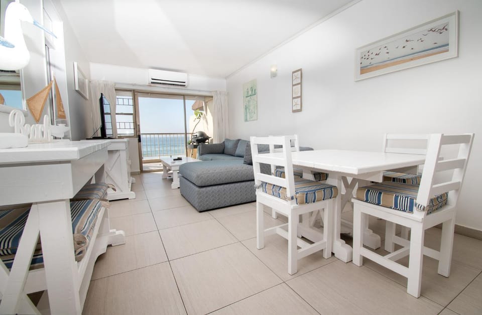 Living room, Seating area, Dining area, air conditioner