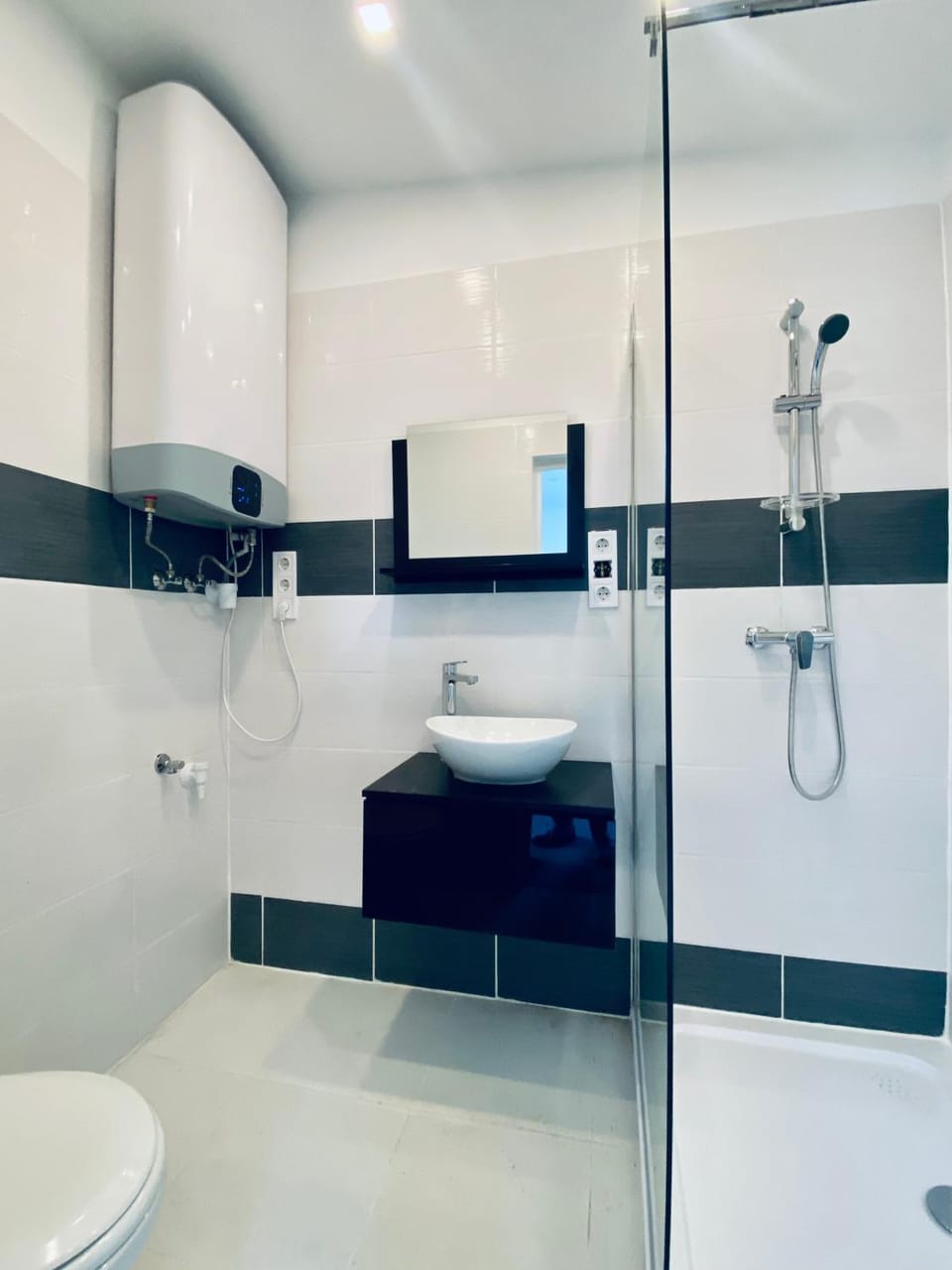 Shower, Toilet, Bathroom, towels