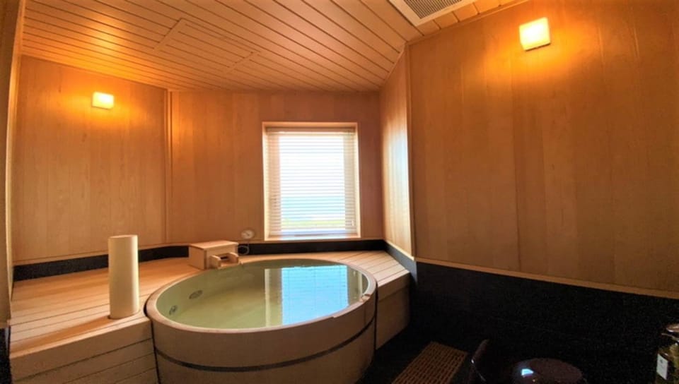 Hot Spring Bath, Hot Tub