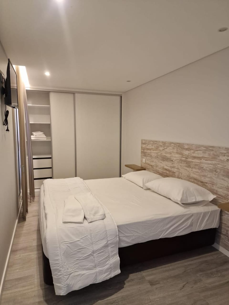 Bed, Photo of the whole room, Bedroom, towels, wardrobe