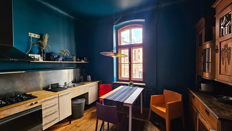 Kitchen or kitchenette, Dining area, stove