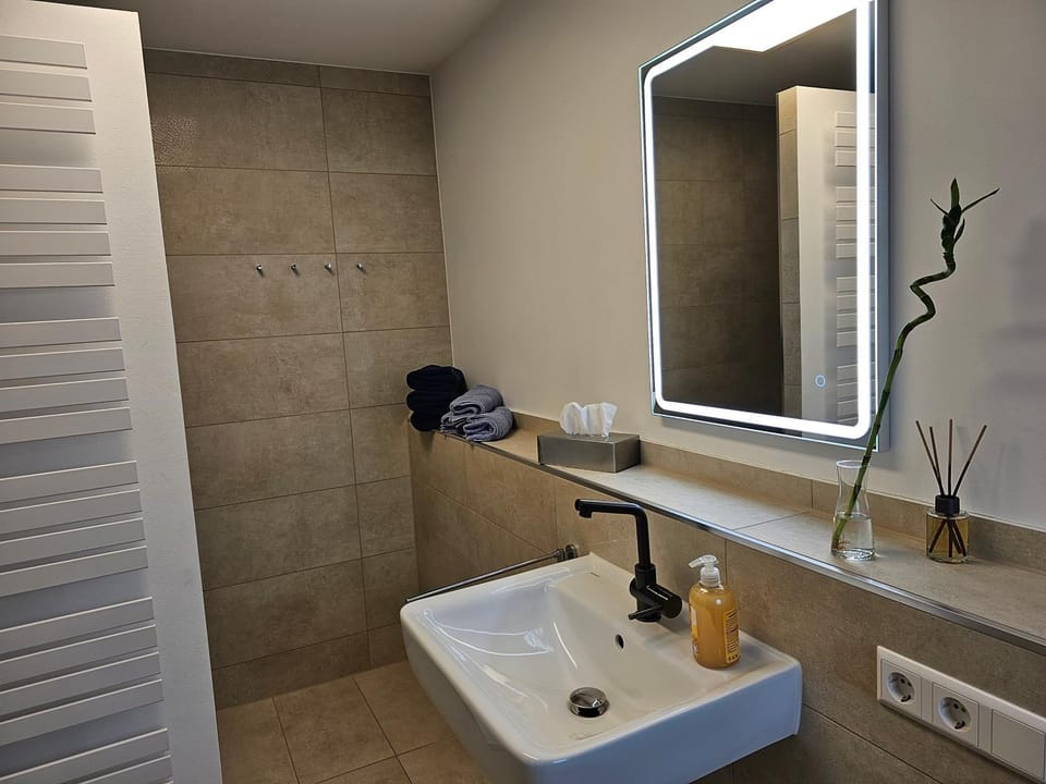 Bathroom, towels