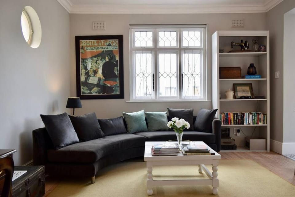 Spacious 3 Bedroom Home Green Point House in Cape Town