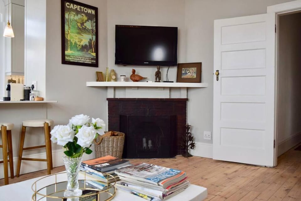 Spacious 3 Bedroom Home Green Point House in Cape Town