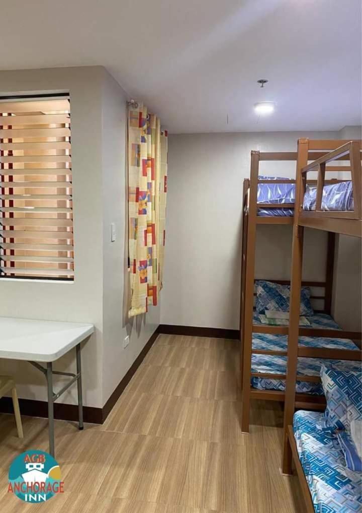 AGB Anchorage Inn, male dorm Hostel in Makati