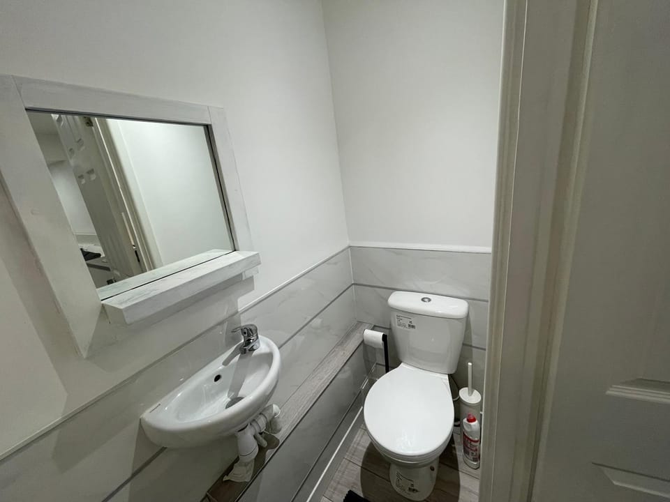 Guest Room-Studio, Woolwich Bed and Breakfast in London
