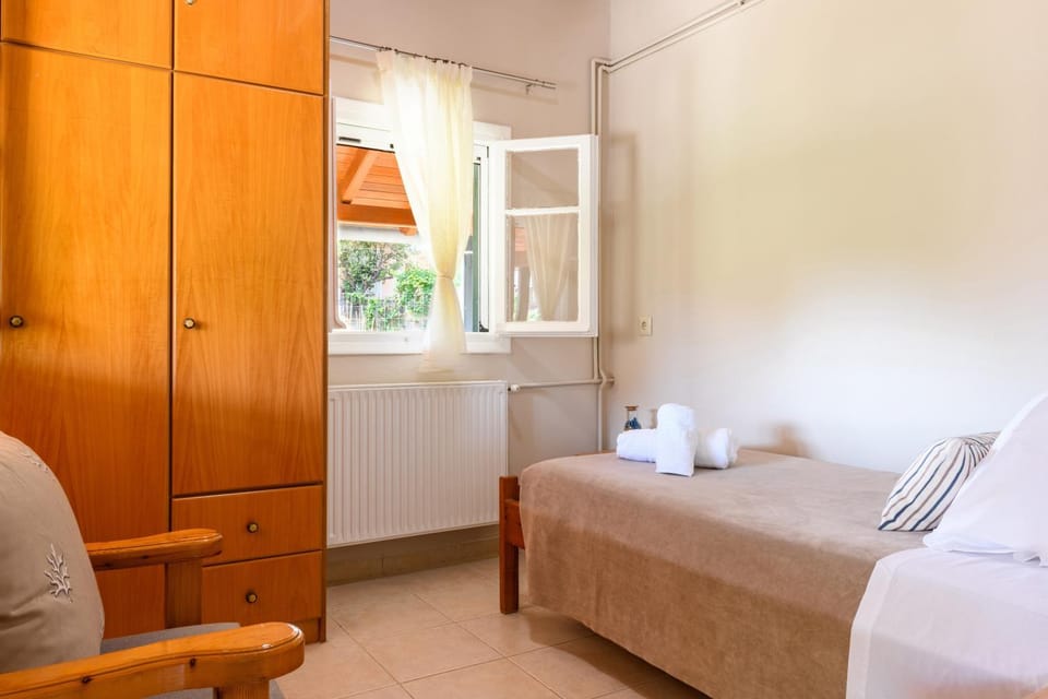 Bed, Bedroom, wardrobe