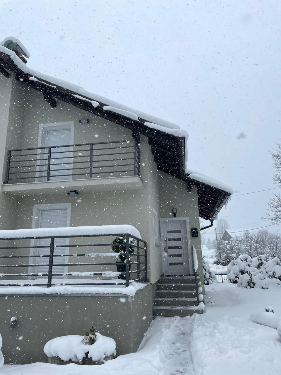 Property building, Day, Winter