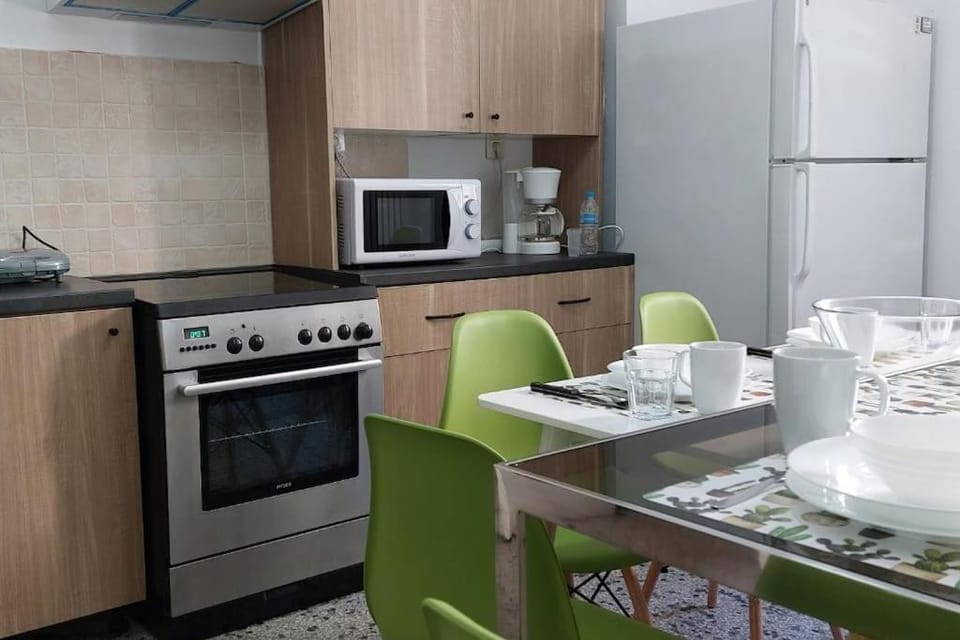 Fokionos Athens Centre 5 BD, 1,5 BATH Apartment in Athens
