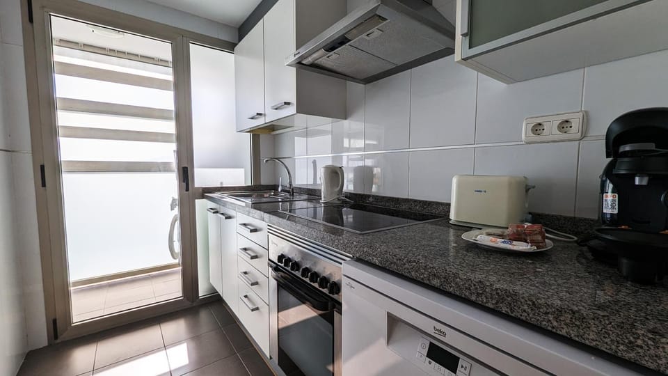 Coffee/tea facilities, Kitchen or kitchenette, pet friendly, stove, toaster