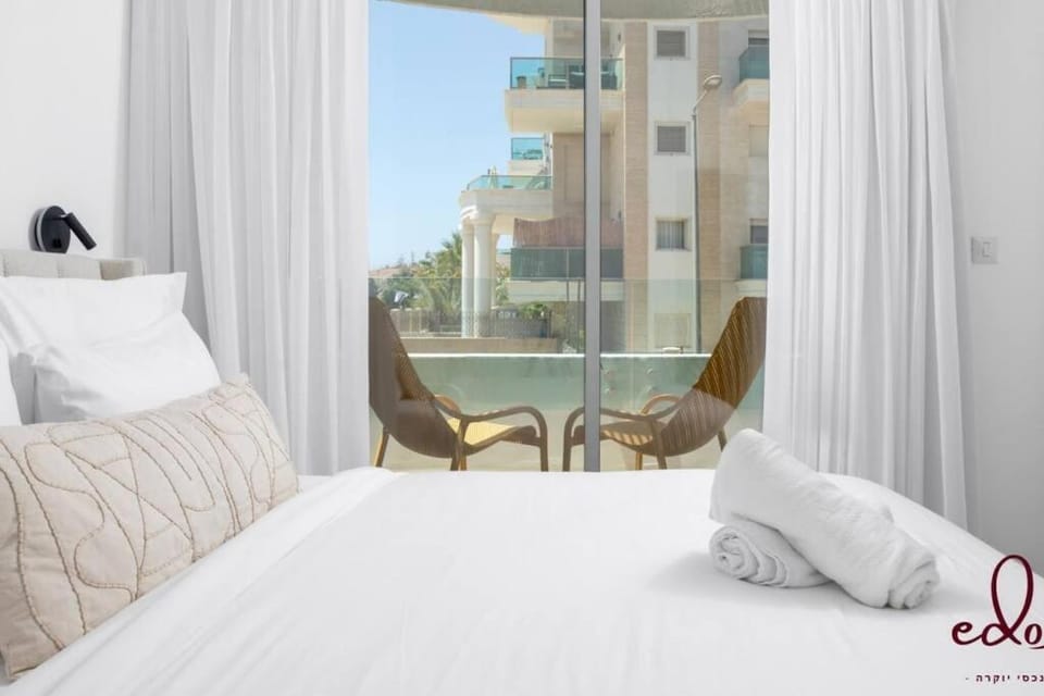 Bed, Balcony/Terrace, Bedroom, towels