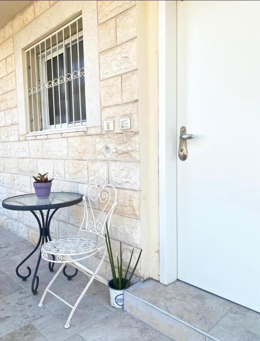 דירת חדר נעימה במיקום פסטורלי Apartment in North District