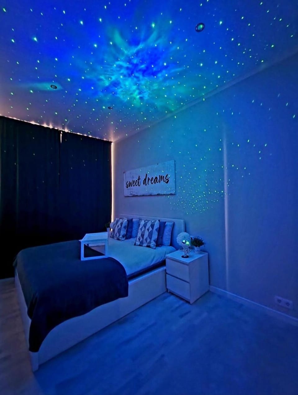 Bed, Bedroom