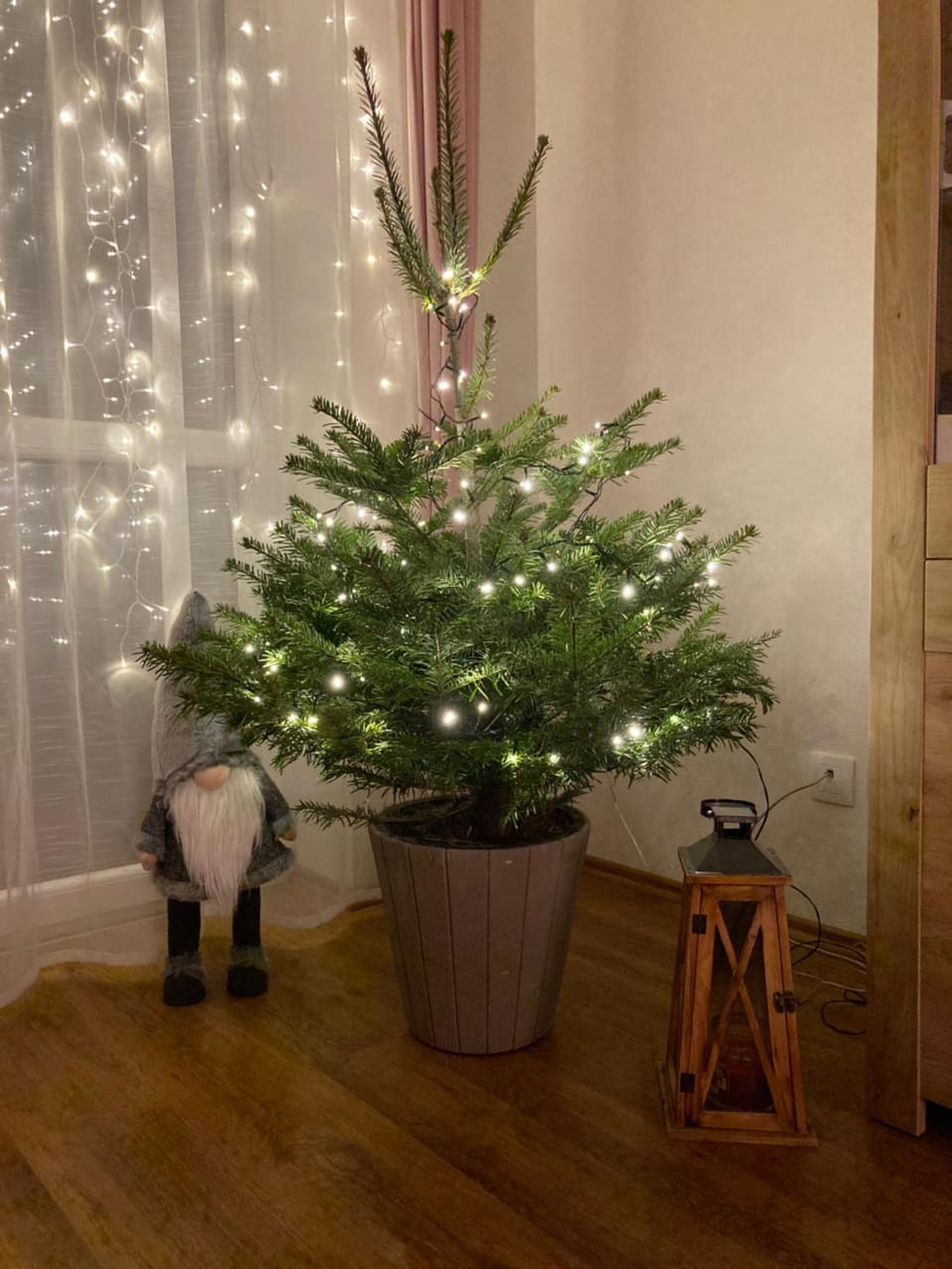 Living room, Seasons