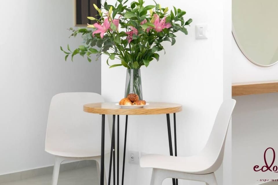 Decorative detail, Dining area