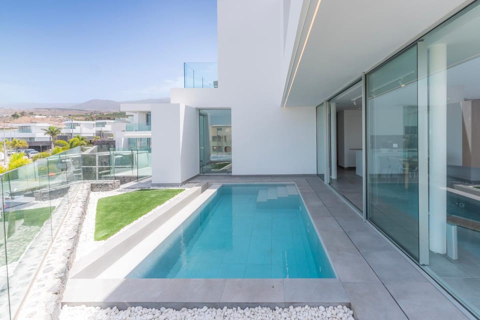 Natural landscape, View (from property/room), Balcony/Terrace, Pool view, Swimming pool