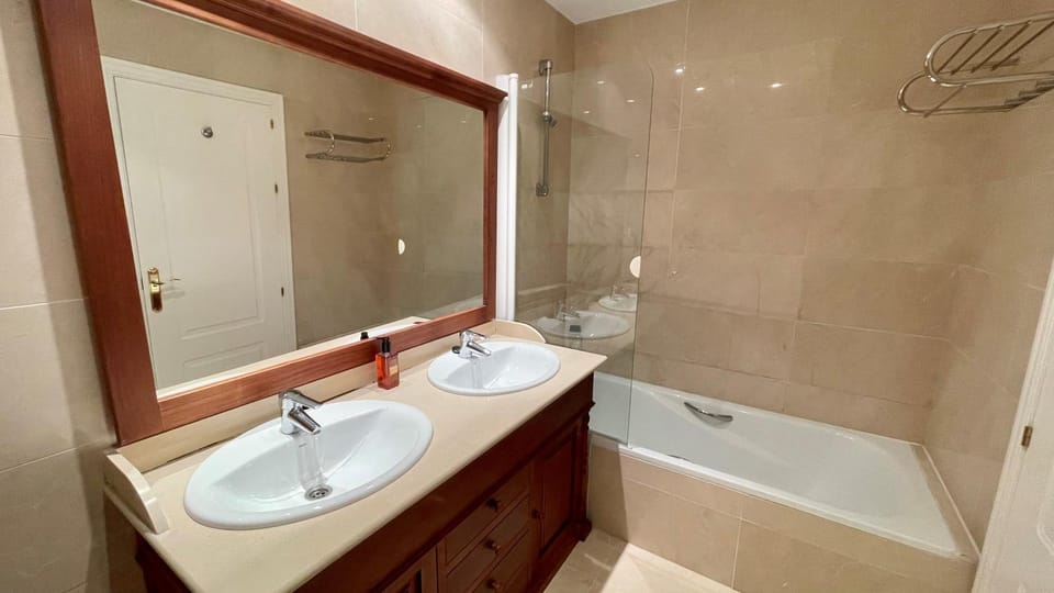 Shower, Bathroom, Bath, towels