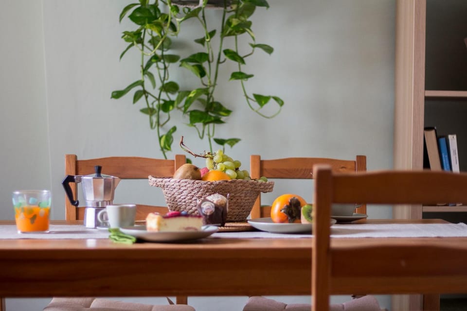 Food and drinks, Dining area, Breakfast