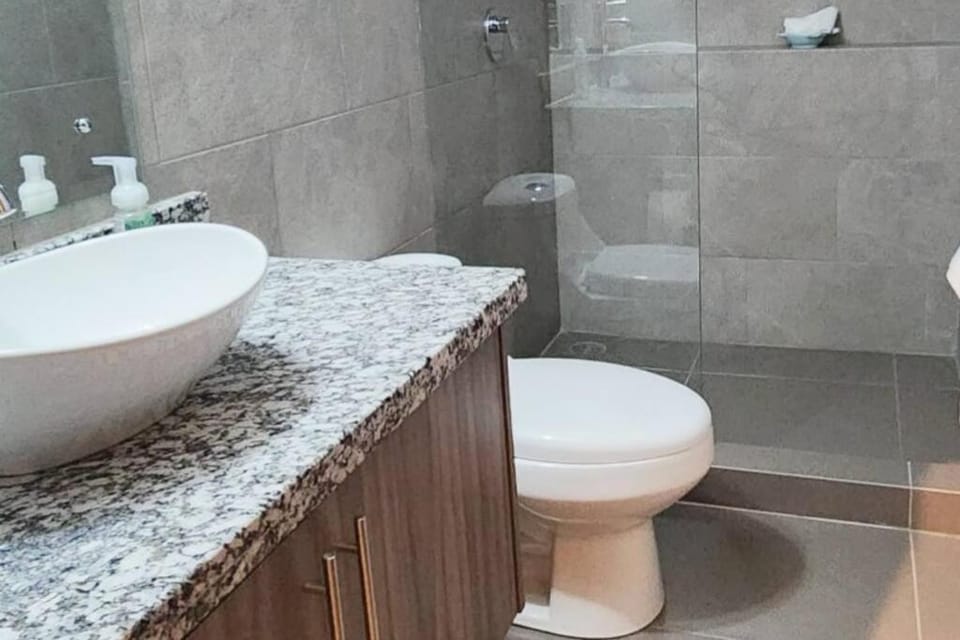 Amazing! 4 bdrm beach house, Ciudad del Mar, Jaco Apartment in Jaco