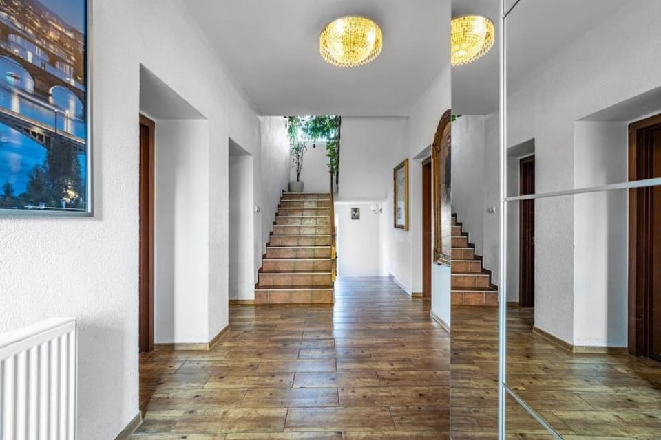 Báječné ubytování ve vile s bazénem a terasou v praze Apartment in Prague