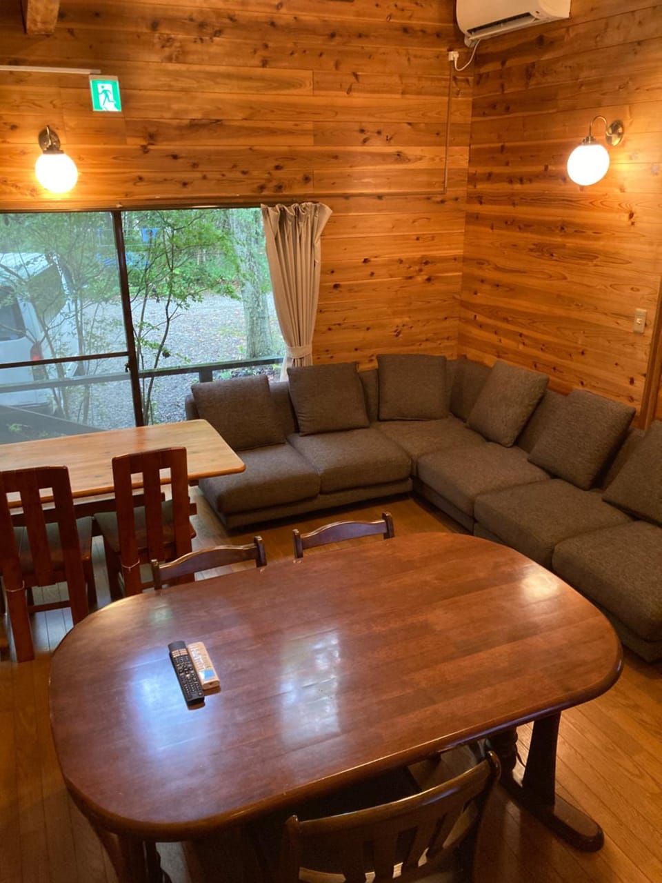 翠 -kawasemi- House in Japan