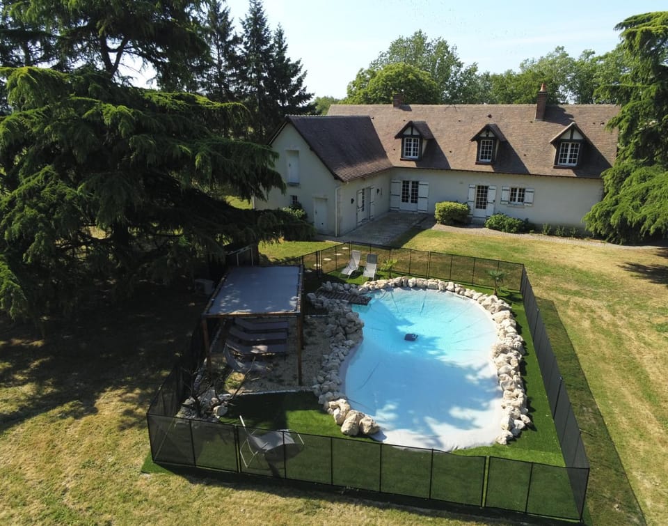 Property building, Swimming pool