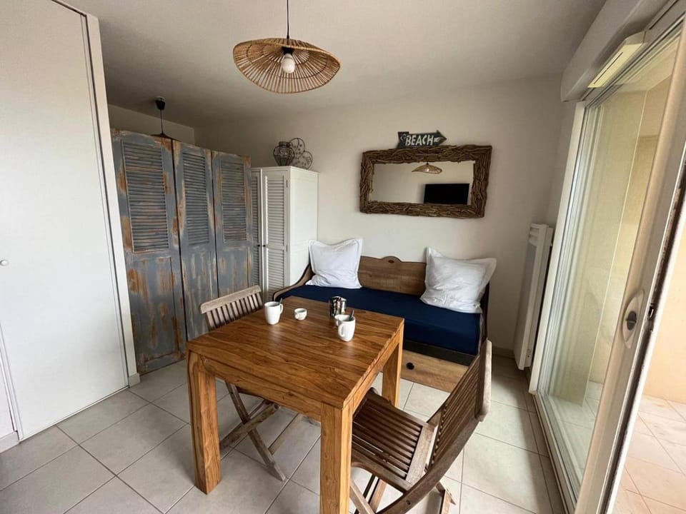 Studio face mer Saint Pierre La Mer 2BR203 Apartment in Fleury
