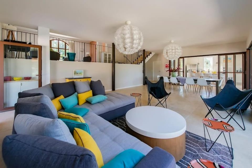 Villa les Tarentes : pool and sea view Villa in French Riviera