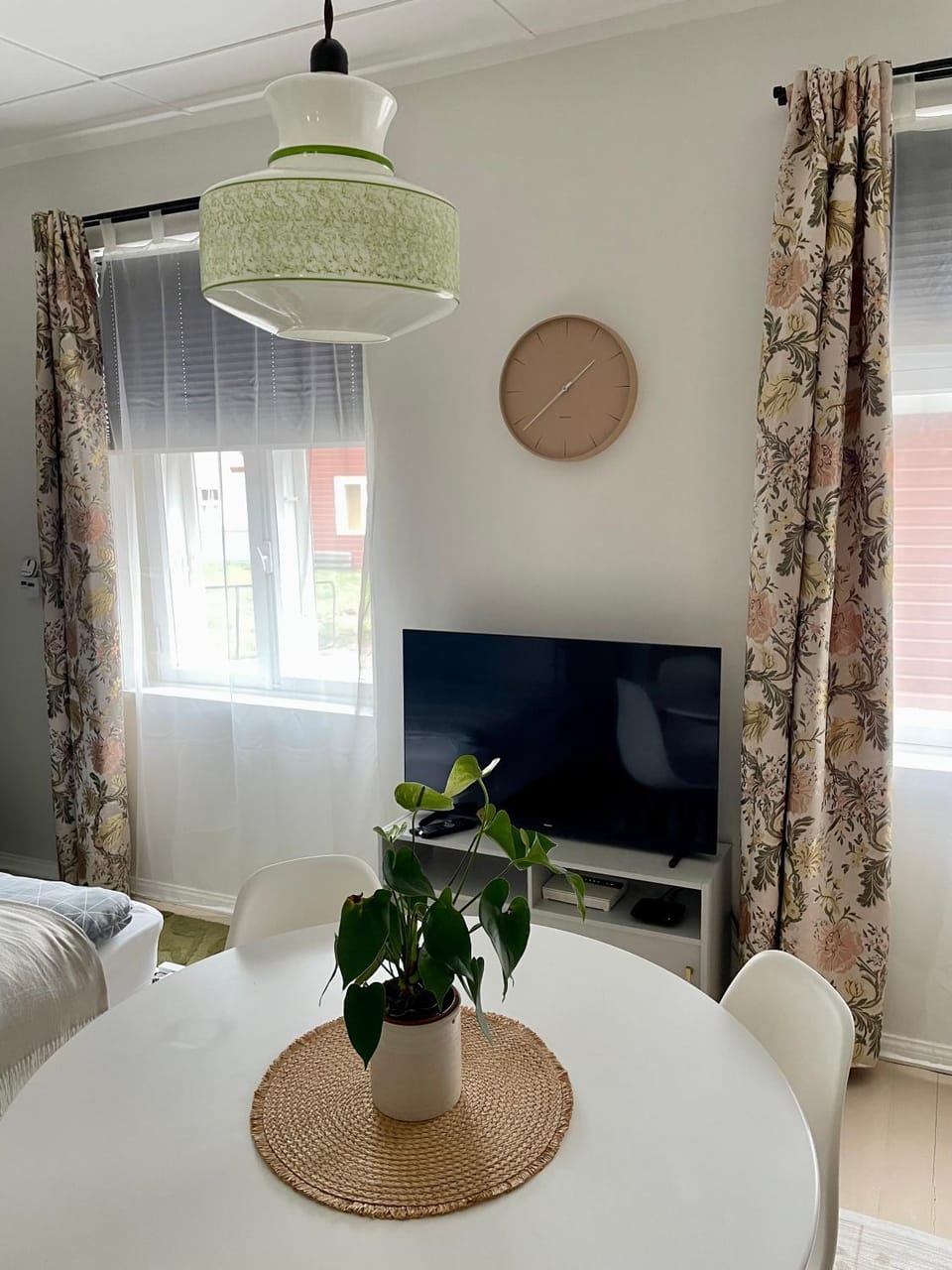 TV and multimedia, Living room, Dining area