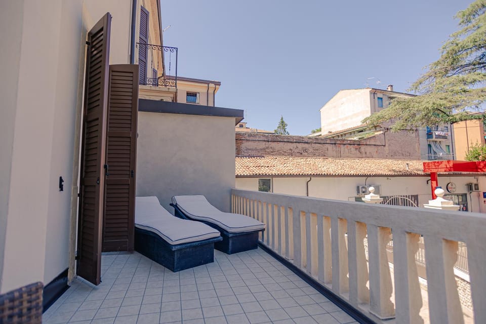 Balcony/Terrace, sunbed