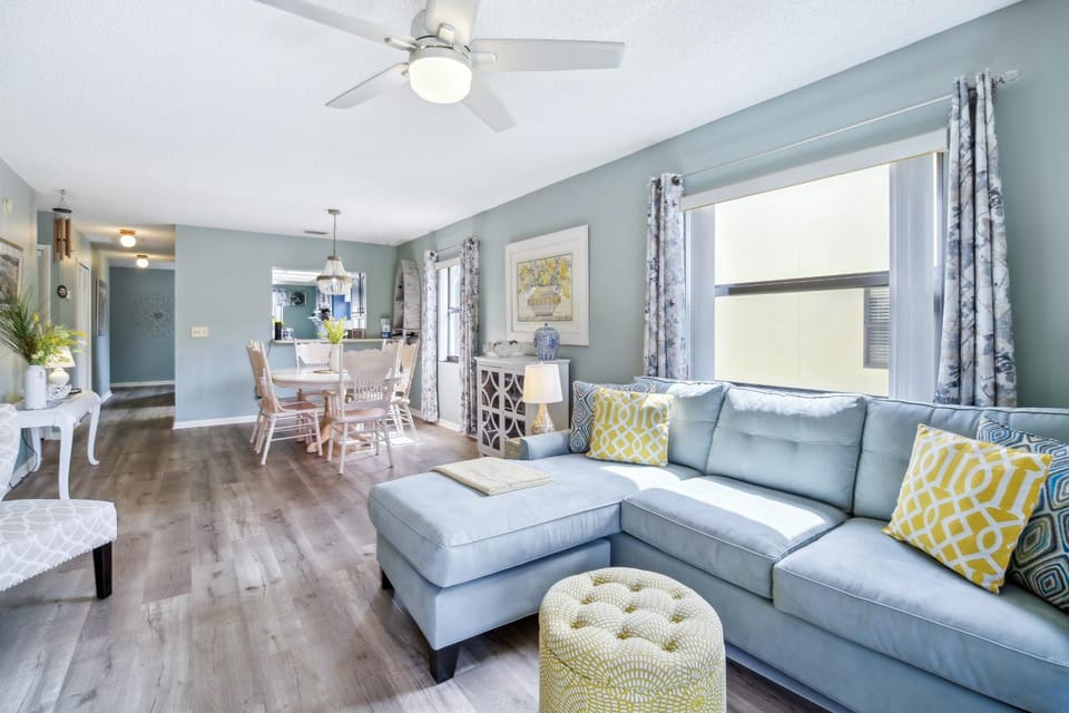 Cocoa Beach Vacation Rental - Walk to Pier! House in Cocoa Beach