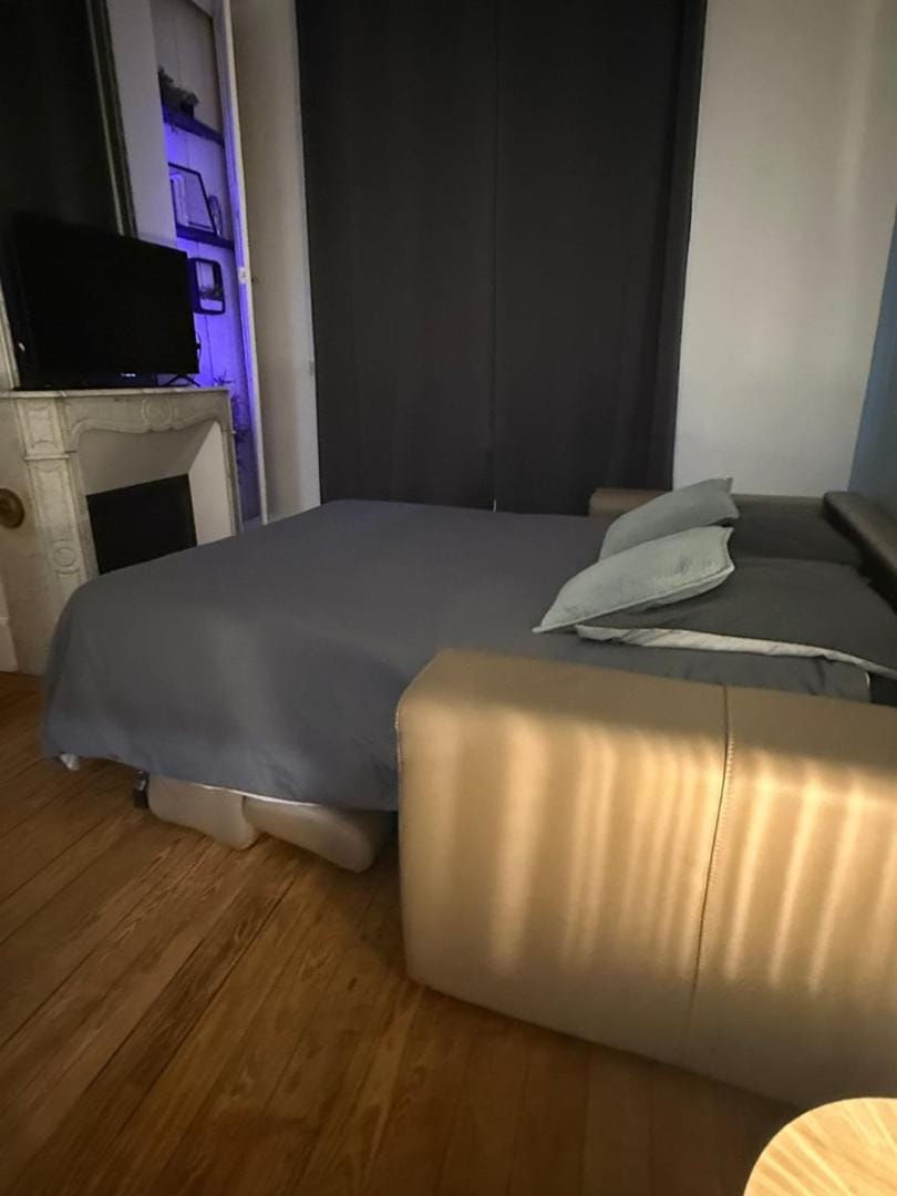 Studio Chic & Cosy | Cœur Rue Piétonne Dreux Apartment in Dreux