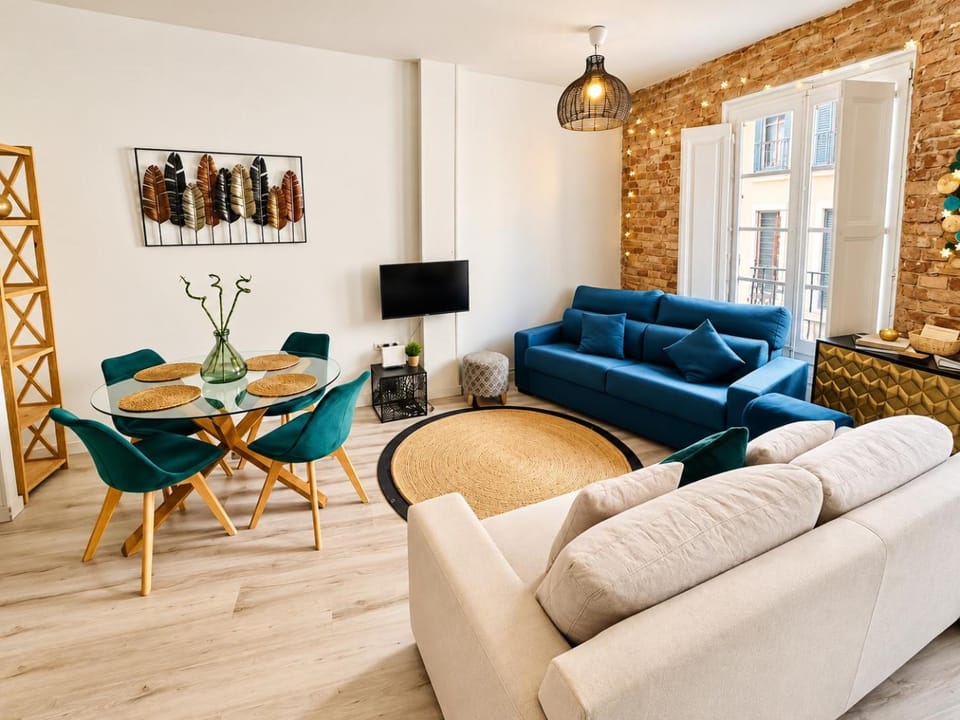 Communal lounge/ TV room, TV and multimedia, Living room, Seating area