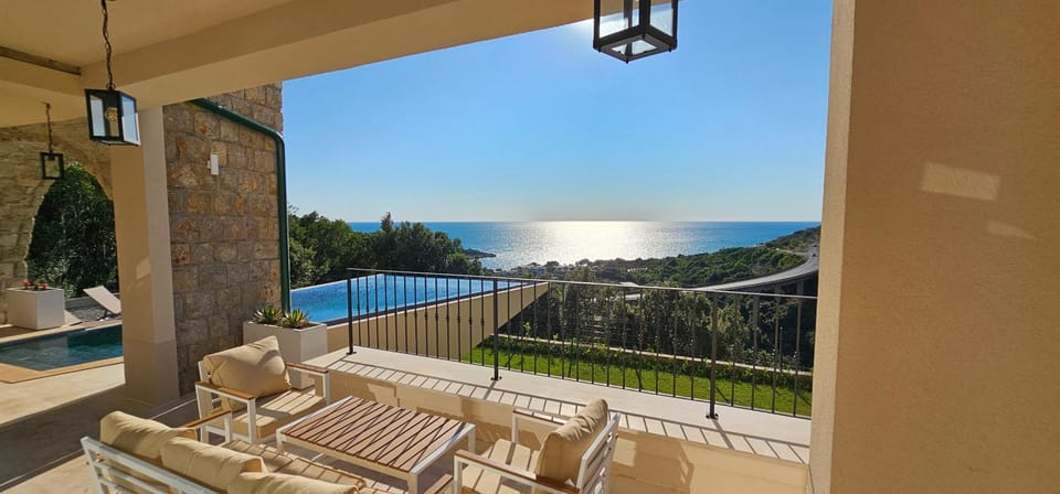 Day, View (from property/room), Balcony/Terrace, Seating area, Pool view, Sea view