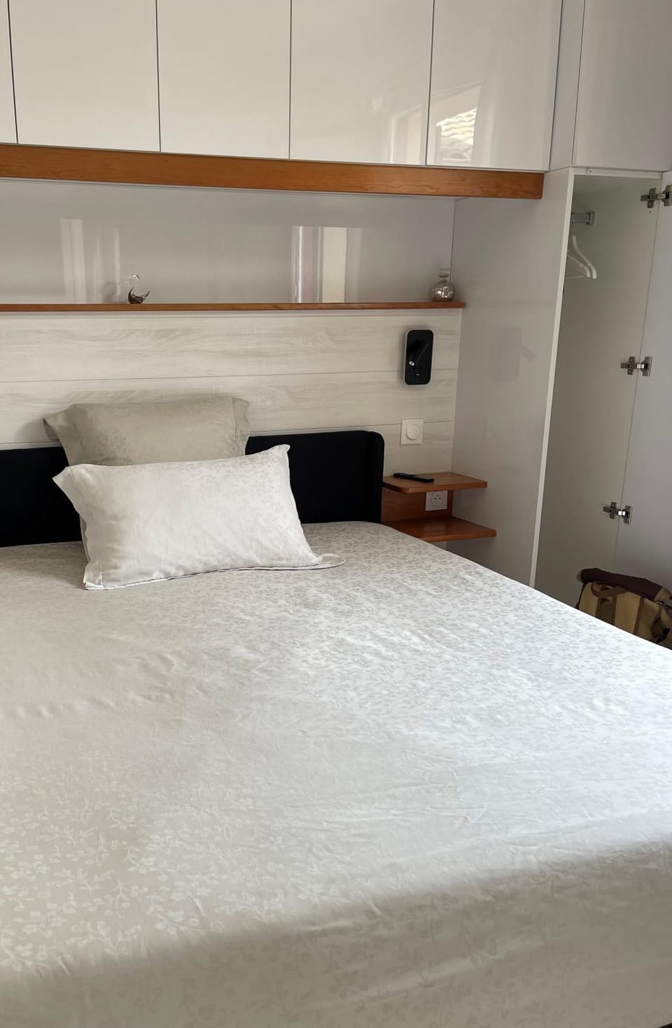 Bed, furniture, internet, soundproof, storage, wardrobe