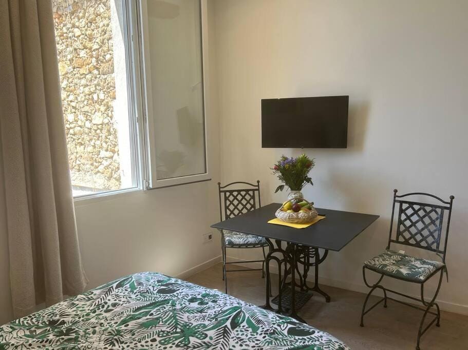 Jasmin Studio Cotignac Village Apartment in French Riviera