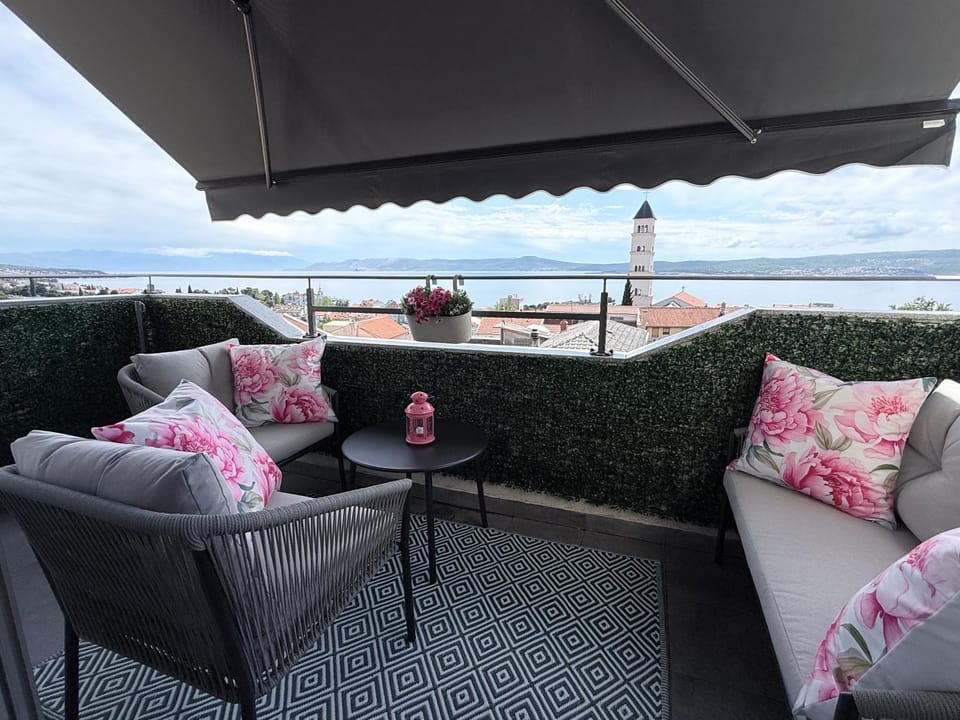 View (from property/room), Balcony/Terrace