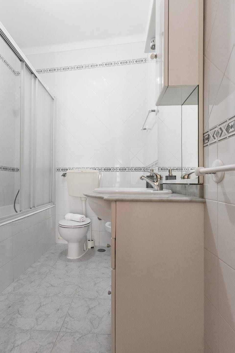 Bathroom, Bath, bidet