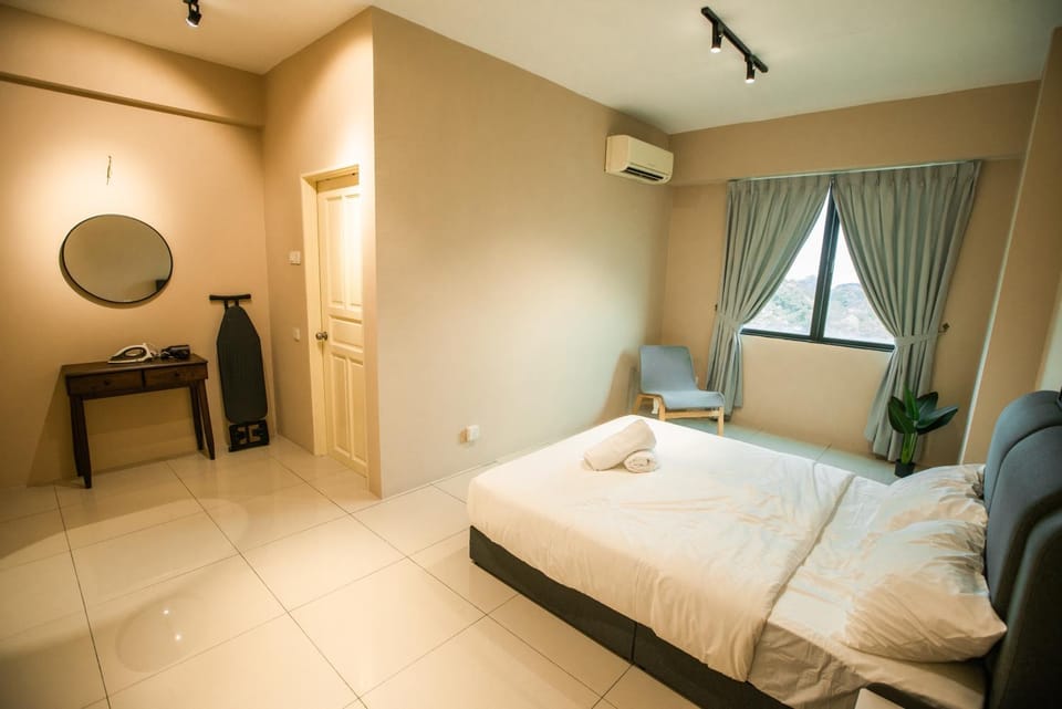 Photo of the whole room, Seating area, Bedroom, furniture, heating, air conditioner