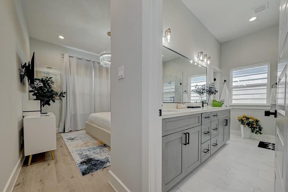 Bathroom, towels