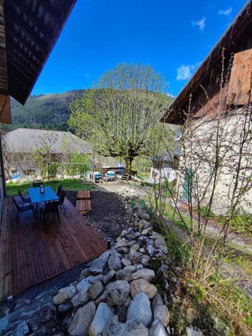 Spring, Day, Natural landscape, Garden, Garden, Balcony/Terrace, Garden view, Mountain view