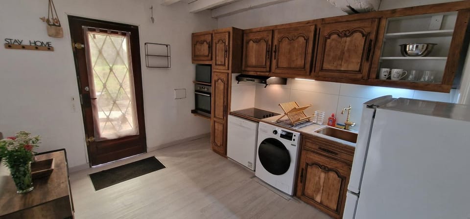 Kitchen or kitchenette, dishwasher, minibar, pet friendly, stove, toaster