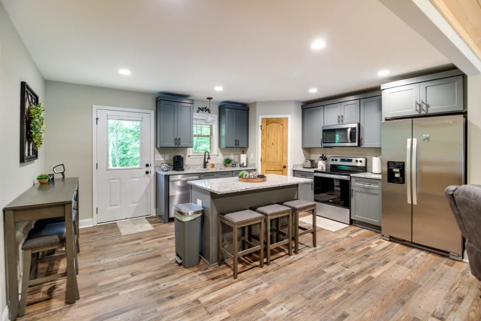 Ellijay Retreat w/ Access to Community Pools! House in Georgia