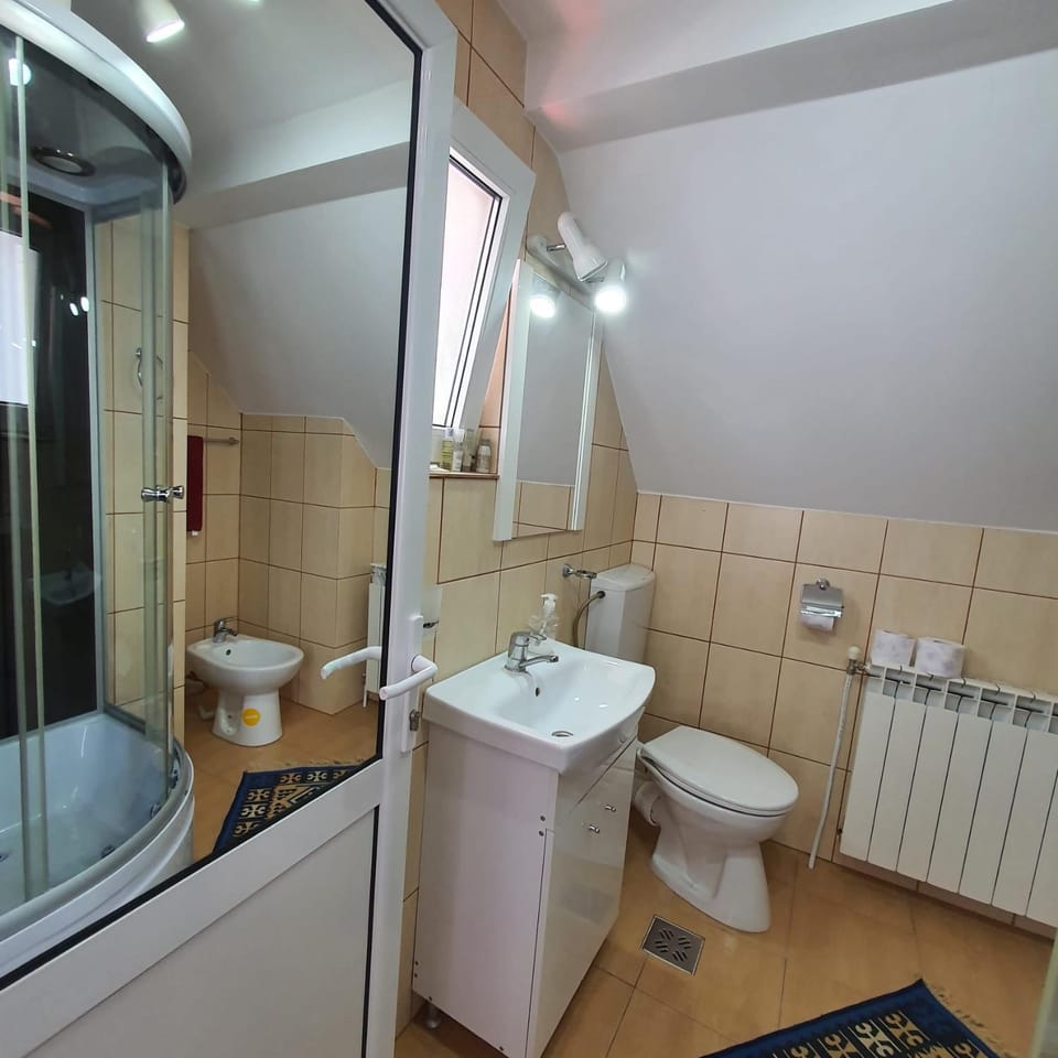 Apartament 3 camere strada Bailor Baltatesti Apartment in Romania