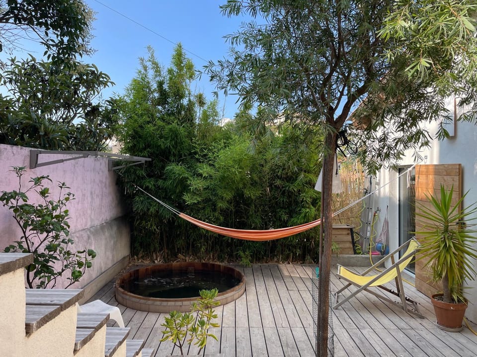 Maison 180 m2 avec bassin-piscine en bois à Vauban House in Marseille