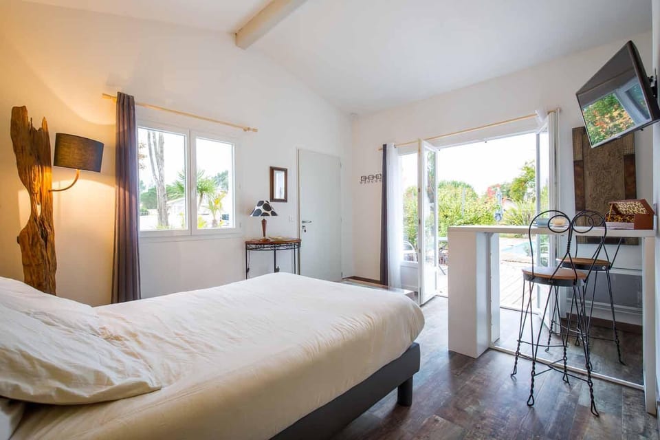 Villa Mogador Piscine et Balnéo Bed and Breakfast in Andernos-les-Bains