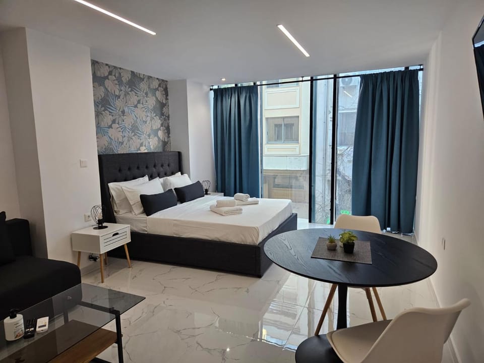 Bed, Seating area, Bedroom
