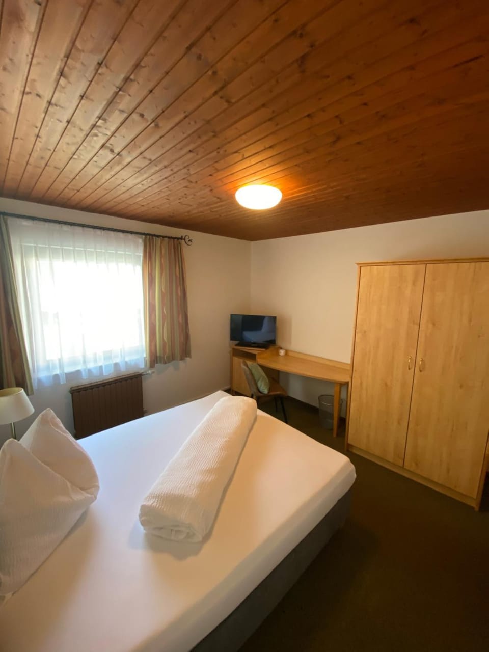 Bed, Photo of the whole room, Bedroom, hair dresser, wardrobe