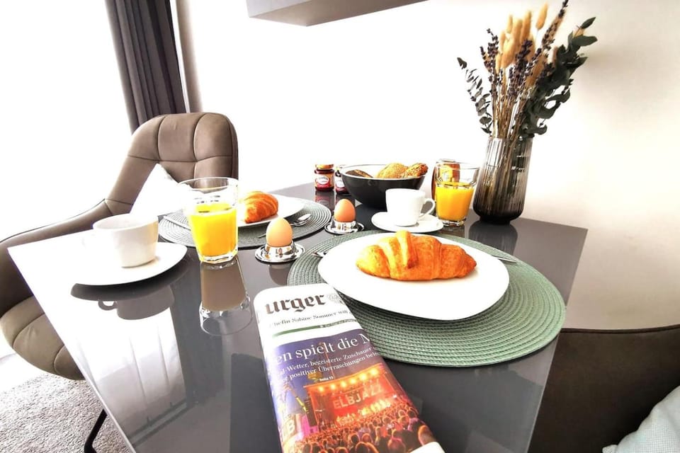 HH 01 by ROCKCHAIR - SUPERHOST Status - Modernes Apartment mit sonnigem Balkon & premium Boxspringbetten in Winterhude - Hamburg Top Geheimtipp Apartment in Hamburg